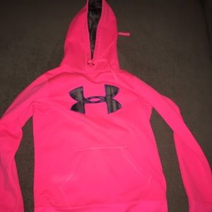 Under Armor sweatshirt